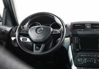 Подержанный автомобиль Skoda Yeti 2016 года (10 фото)
