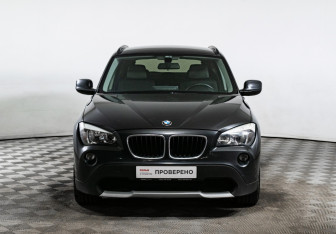Подержанный автомобиль BMW X1 2012 года (2 фото)