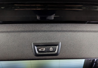 Подержанный автомобиль BMW X6 2021 года (27 фото)