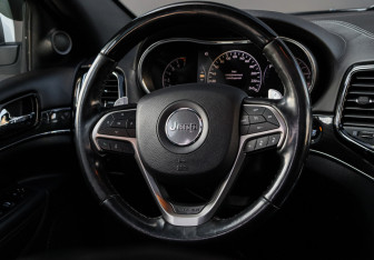 Подержанный автомобиль Jeep Grand Cherokee 2019 года (14 фото)