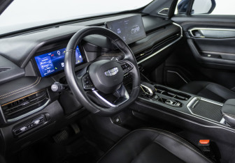 Подержанный автомобиль Geely Okavango 2023 года (10 фото)