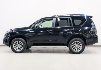 Подержанный автомобиль Toyota Land Cruiser Prado 2017 года (8 фото)