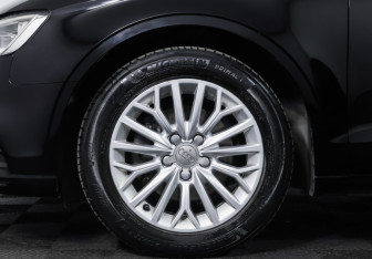 Подержанный автомобиль Audi A3 Sedan 2016 года (23 фото)