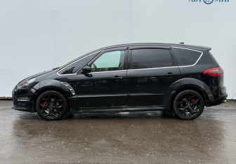 Подержанный автомобиль Ford S-MAX 2011 года (8 фото)