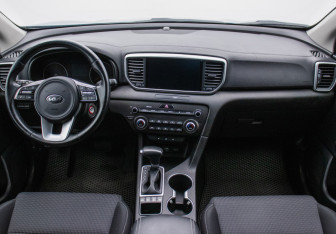 Подержанный автомобиль Kia Sportage 2021 года (13 фото)