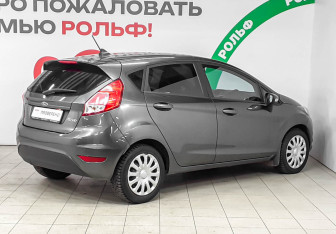 Подержанный автомобиль Ford Fiesta Hatchback 2018 года (4 фото)