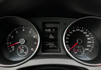 Подержанный автомобиль Volkswagen Golf Hatchback 2012 года (11 фото)