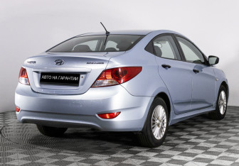 Подержанный автомобиль Hyundai Solaris Sedan 2012 года (3 фото)