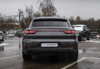 Подержанный автомобиль Porsche Cayenne 2020 года (8 фото)