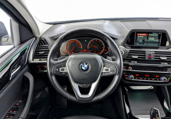 Подержанный автомобиль BMW X4 2019 года (21 фото)