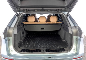 Подержанный автомобиль Jaecoo J8 2024 года (10 фото)