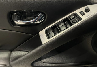 Подержанный автомобиль Nissan Murano Suv 2010 года (18 фото)