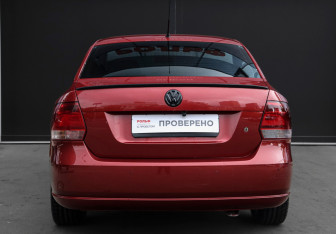 Подержанный автомобиль Volkswagen Polo Sedan 2012 года (6 фото)