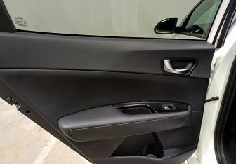 Подержанный автомобиль Kia Optima Sedan 2017 года (22 фото)