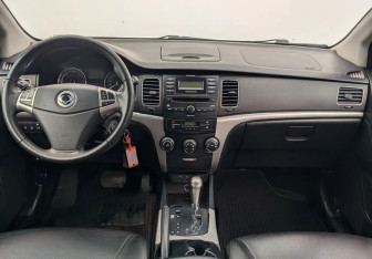 Подержанный автомобиль SsangYong Actyon 2011 года (9 фото)
