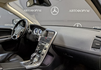 Подержанный автомобиль Volvo XC60 2013 года (13 фото)