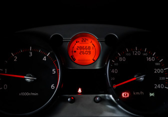 Подержанный автомобиль Nissan Qashqai 2008 года (11 фото)