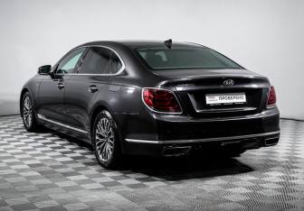 Подержанный автомобиль Kia K900 2019 года (7 фото)