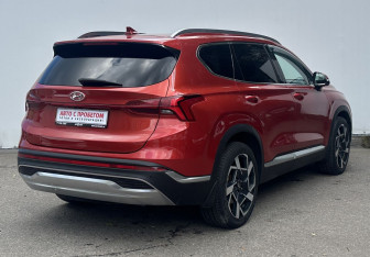 Подержанный автомобиль Hyundai Santa Fe 2021 года (5 фото)
