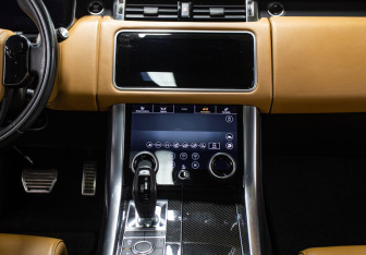 Подержанный автомобиль Land Rover Range Rover Sport 2019 года (16 фото)