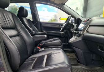 Подержанный автомобиль Honda CR-V 2012 года (9 фото)