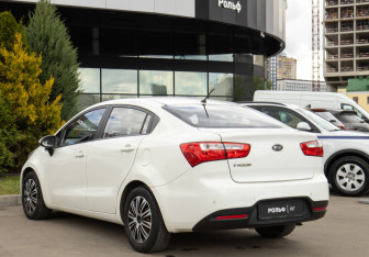 Подержанный автомобиль Kia Pride Sedan 2012 года (5 фото)