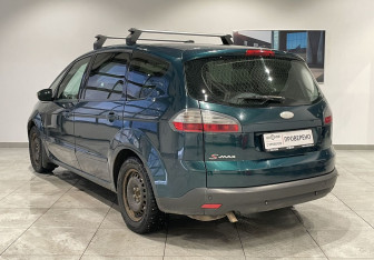 Подержанный автомобиль Ford S-MAX 2006 года (7 фото)