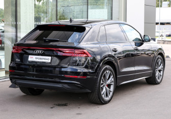 Подержанный автомобиль Audi Q8 2019 года (5 фото)