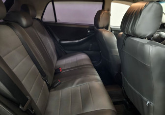 Подержанный автомобиль Toyota Corolla Hatchback 2007 года (12 фото)