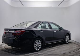 Подержанный автомобиль Toyota Camry Sedan 2012 года (5 фото)