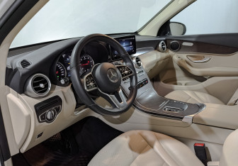 Подержанный автомобиль Mercedes-Benz GLC Coupe 2019 года (15 фото)