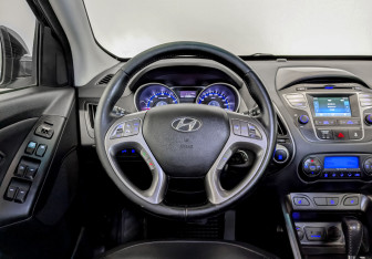 Подержанный автомобиль Hyundai ix35 2013 года (19 фото)