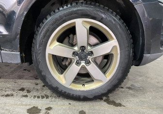 Подержанный автомобиль Audi Q5 2010 года (19 фото)