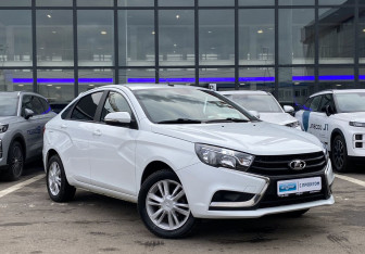 Подержанный автомобиль LADA (ВАЗ) Vesta Sedan 2019 года (3 фото)