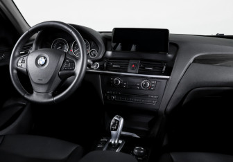Подержанный автомобиль BMW X3 2014 года (12 фото)