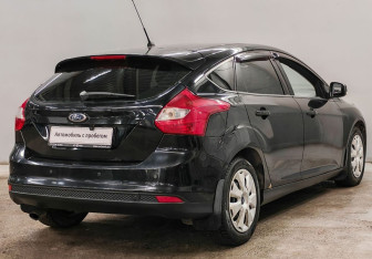 Подержанный автомобиль Ford Focus Hatchback 2012 года (5 фото)