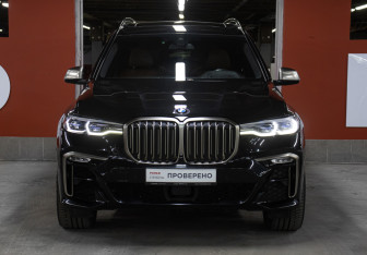 Подержанный автомобиль BMW X7 2019 года (2 фото)