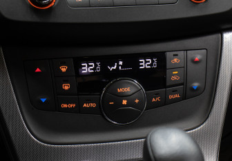 Подержанный автомобиль Nissan Sentra Sedan 2014 года (18 фото)