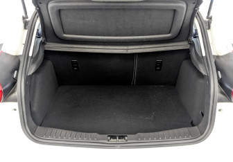 Подержанный автомобиль Ford Focus Hatchback 2018 года (10 фото)