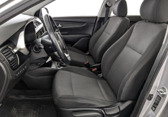 Подержанный автомобиль Kia Rio Hatchback 2021 года (19 фото)