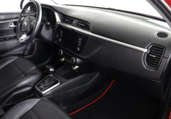 Подержанный автомобиль Kia Rio Sedan 2020 года (10 фото)