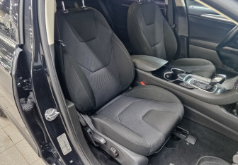 Подержанный автомобиль Ford Mondeo Sedan 2015 года (22 фото)
