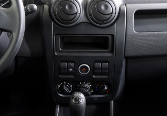 Подержанный автомобиль LADA (ВАЗ) Largus Wagon 2018 года (12 фото)