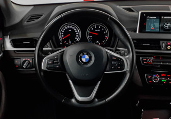 Подержанный автомобиль BMW X2 2019 года (11 фото)