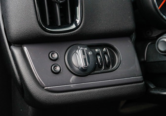 Подержанный автомобиль MINI Countryman 2018 года (13 фото)