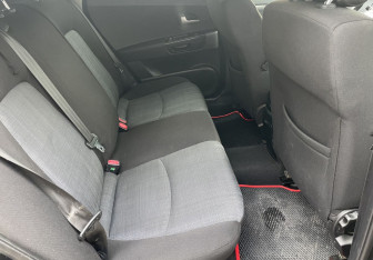 Подержанный автомобиль Kia Ceed Hatchback 2010 года (11 фото)