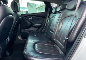 Подержанный автомобиль Hyundai ix35 2010 года (10 фото)