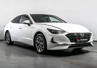 Подержанный автомобиль Hyundai Sonata 2021 года (3 фото)