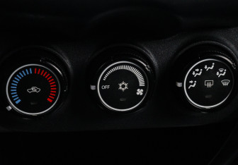 Подержанный автомобиль Mitsubishi ASX 2010 года (14 фото)