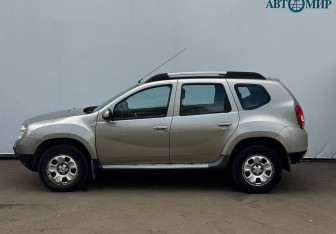 Подержанный автомобиль Renault Duster 2014 года (5 фото)